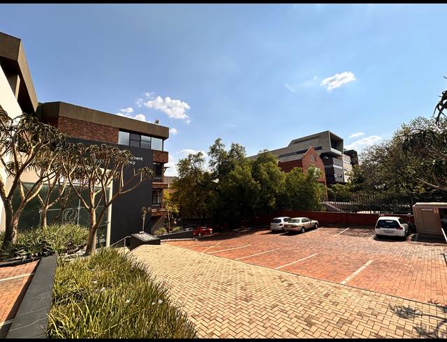 686M² OFFICE TO LET IN PARKTOWN